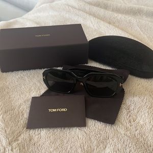 Brand new Tom Ford Veronique glasses - FALL22 Season